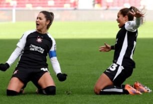 Gabi Zanotti (esq) comemora após marcar para o Corinthians sobre o Gotham FC Catherine Ivill - AMA/Getty Images
