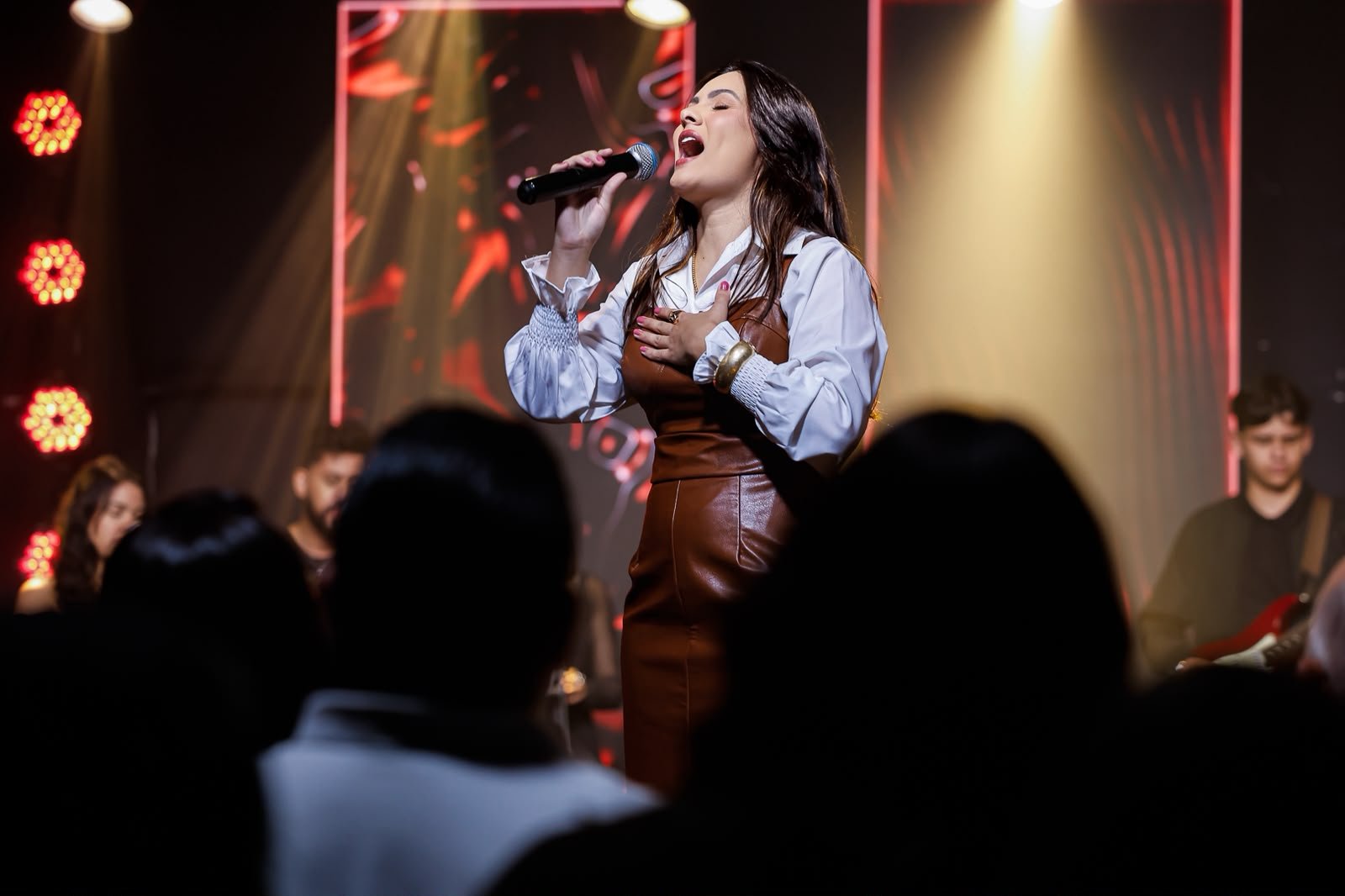 A cantora gospel Íngrid Santiago. Foto: Todah Experience Live.