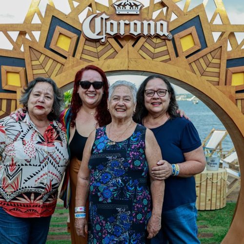 Familiares de Cássia Eller e personalidades prestigiam estreia de turnê Corona Luau MTV, em Brasília
