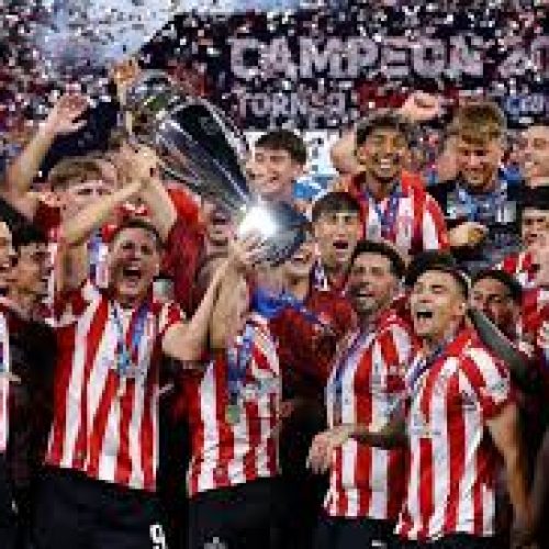 Estudiantes vence Racing nos pênaltis e é campeão Argentino 2025